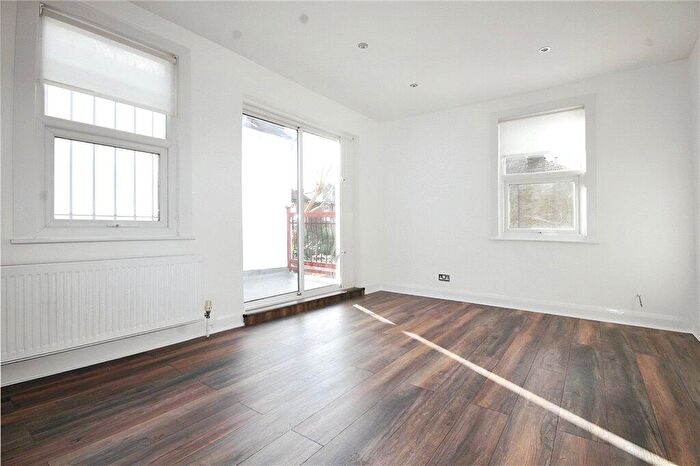 2 Bedroom Apartment To Rent In Sydenham Road, Croydon, CR0