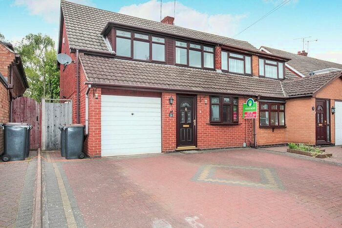 3 Bedroom Semi-Detached House To Rent In Waltham Crescent, Nuneaton, Warwickshire, CV10