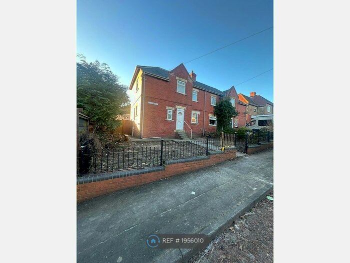 4 Bedroom Semi-Detached House To Rent In Pilgrims Way, Gateshead, NE9