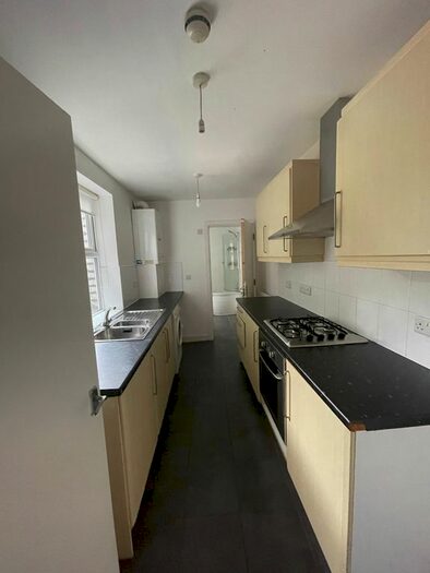 1 Bedroom Flat To Rent In Rathbone Road, Liverpool, Merseyside, L15