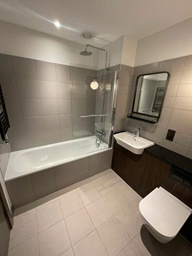 1 Bedroom Apartment To Rent In Flat, Blossom Street, M4