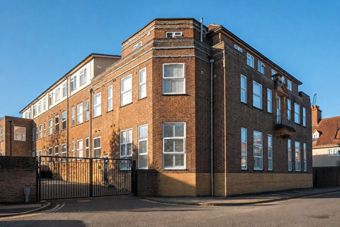 1 Bedroom Flat To Rent In Bury Fields House Bury Fields Guildford, GU2