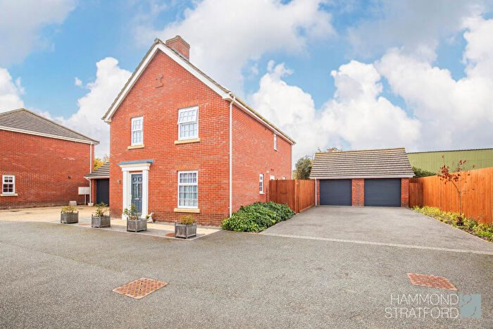 4 Bedroom Detached House For Sale In Cherry Close, Attleborough, NR17
