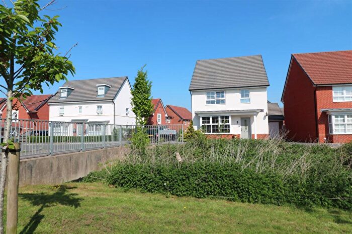 4 Bedroom Detached House For Sale In Gilhespy Way, Westbury, BA13