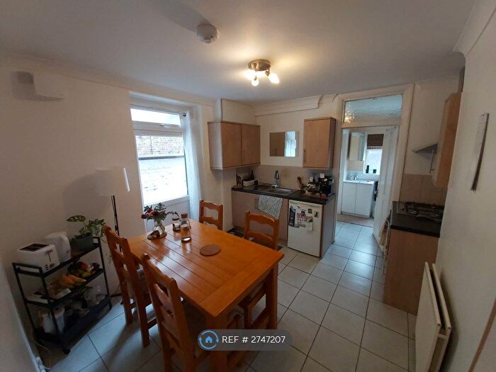 1 Bedroom Maisonette To Rent In Allington Road, London, W10