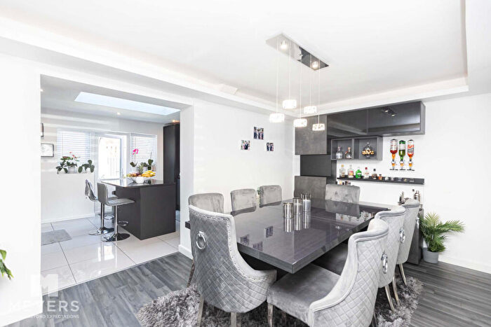 4 Bedroom Terraced House For Sale In Hamilton Road, Bournemouth, BH1