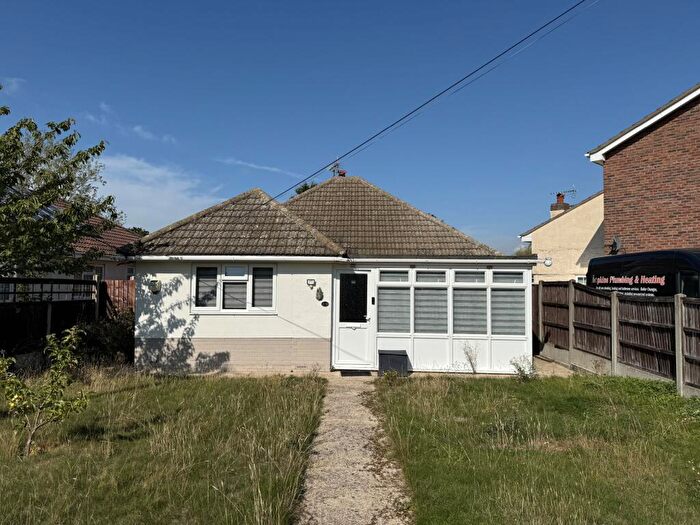 3 Bedroom Bungalow To Rent In Point Clear Road, St. Osyth, Clacton-on-Sea, CO16