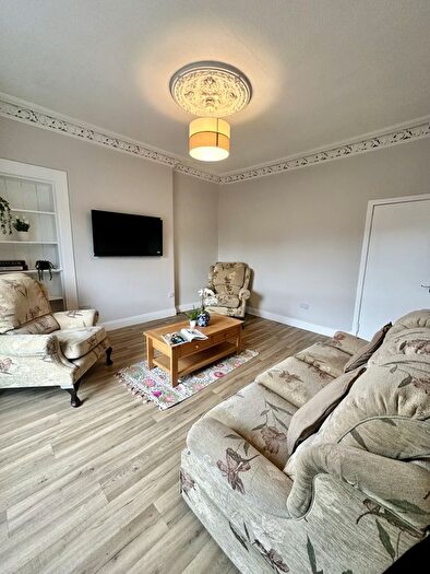 2 Bedroom Flat To Rent In High Street, Lochee, Dundee, DD2