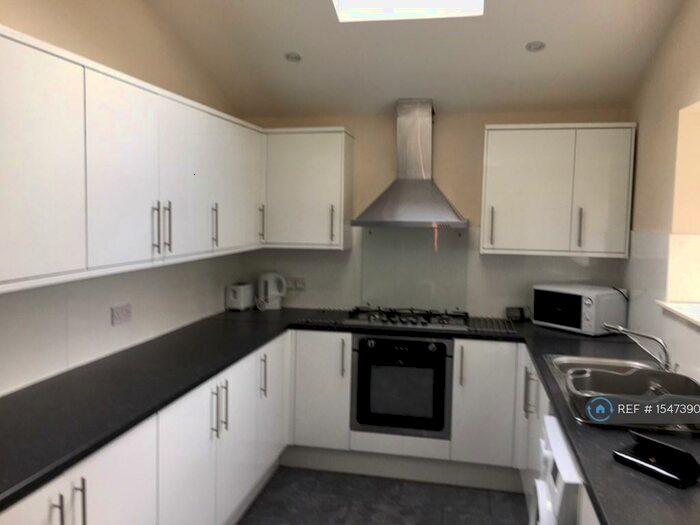 6 Bedroom Flat To Rent In Empress Road, Kensington, Liverpool, L7