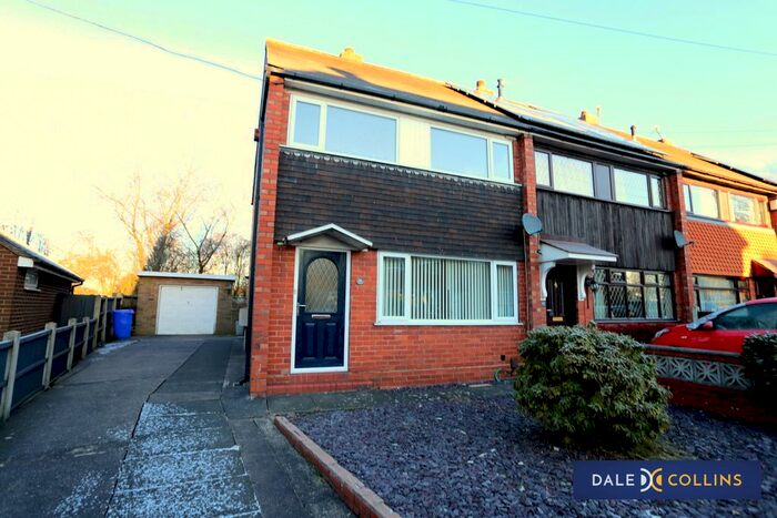 2 Bedroom Town House To Rent In Lundy Road, Longton, ST3