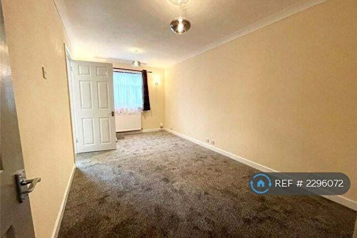 1 Bedroom Flat To Rent In Meridian Court, Croydon, CR0