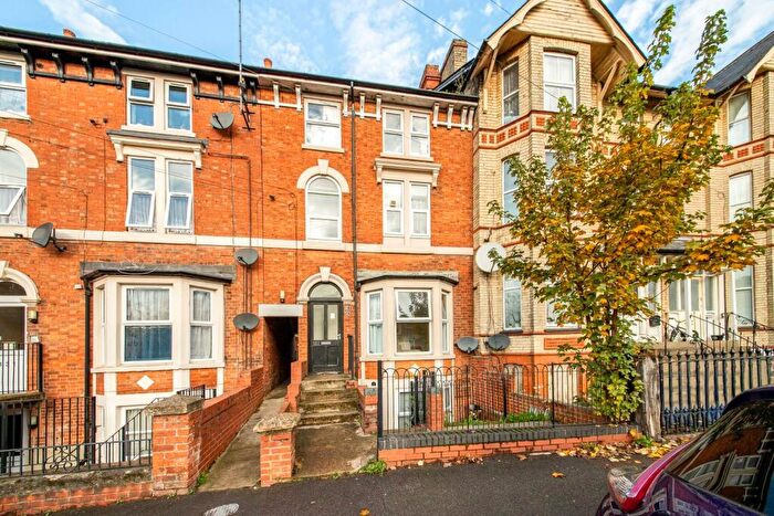 2 Bedroom Duplex For Sale In Middleton Road, Banbury, OX16