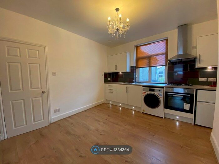 2 Bedroom Flat To Rent In Grosvenor Road, Bristol, BS2