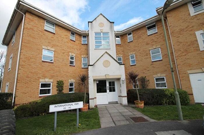 2 Bedroom Flat For Sale In International Way, Sunbury On Thames, TW16