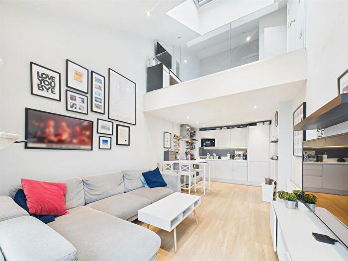 2 Bedroom Duplex For Sale In St. Ann Way, Gloucester, GL1