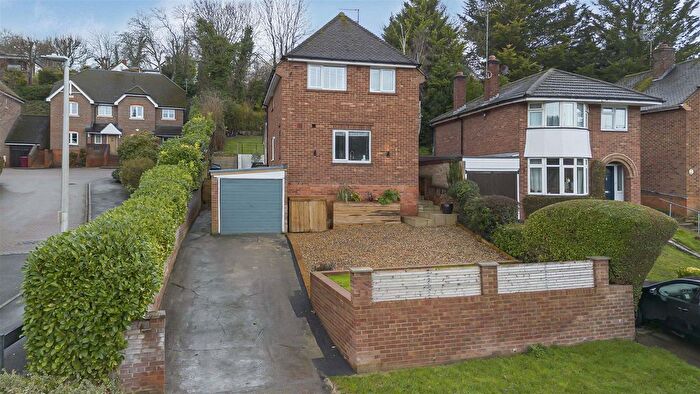 3 Bedroom Detached House For Sale In Hemdean Road, Caversham, RG4