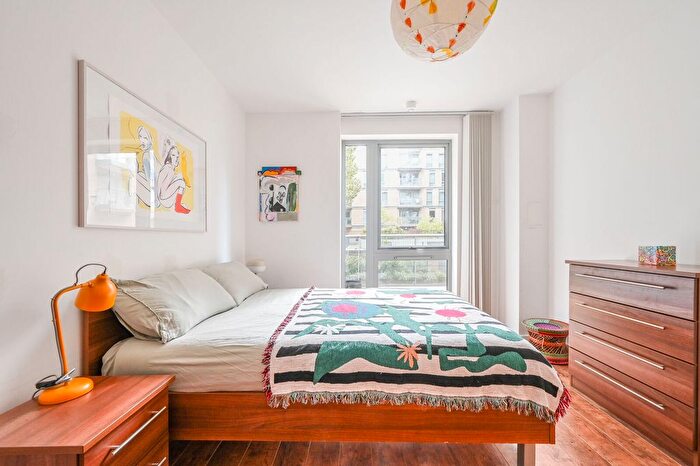 2 Bedroom Flat For Sale In Lucienne Court, Poplar, London, E14