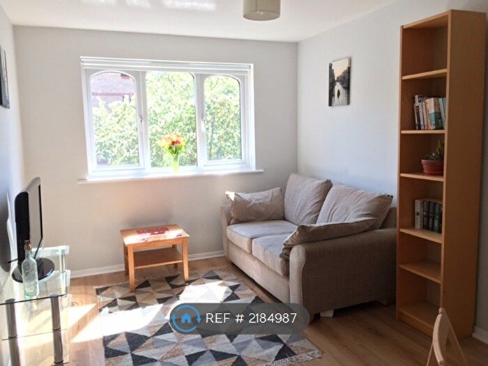 1 Bedroom Flat To Rent In Mercury Way, London, SE14