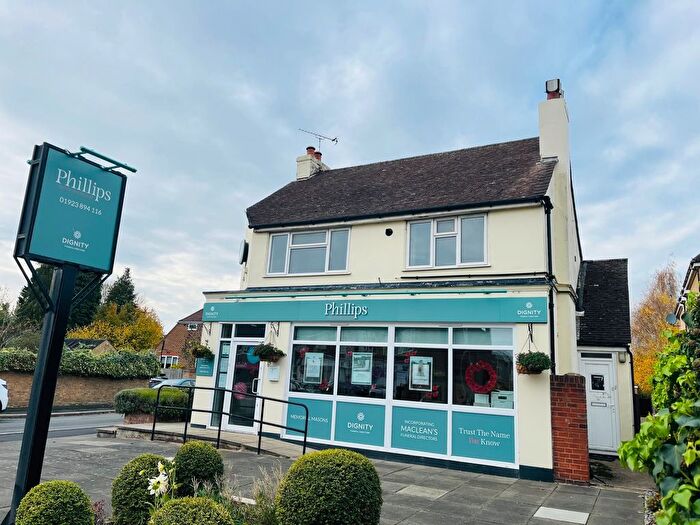 2 Bedroom Maisonette For Sale In St. Albans Road, Watford, WD25