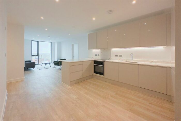 2 Bedroom Apartment To Rent In Fifve, M3