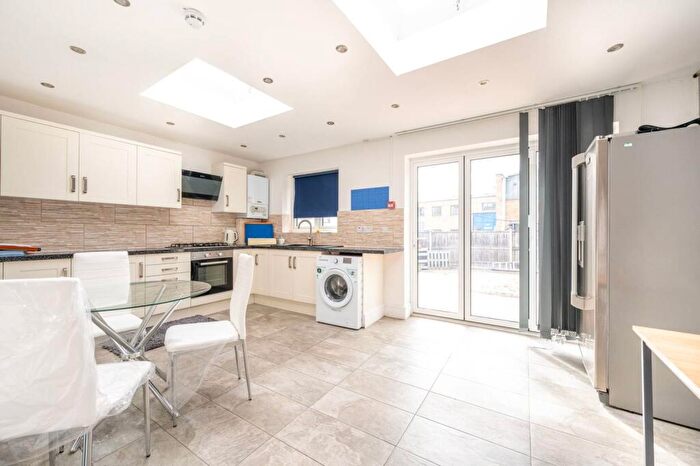 6 Bedroom Terraced House To Rent In Manor Park Road, Manor Park, London, E12