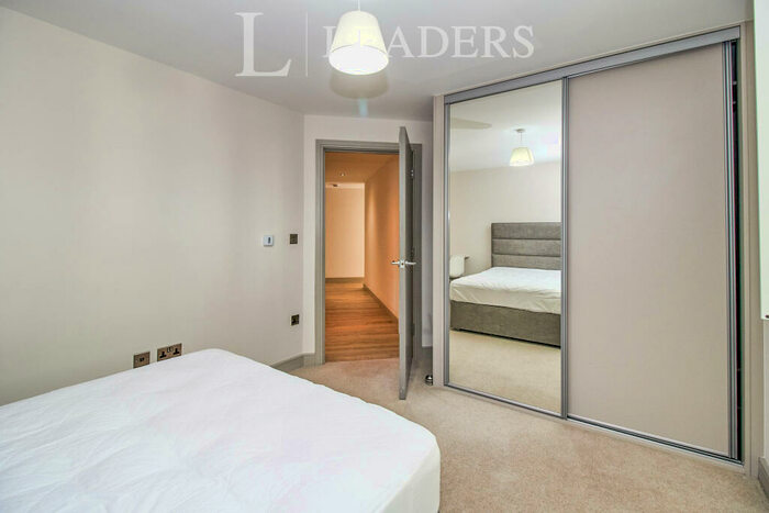 3 Bedroom Flat To Rent In Park Edge, The Park, NG7