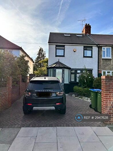 3 Bedroom End Of Terrace House To Rent In Charlton Park Lane, London, SE7