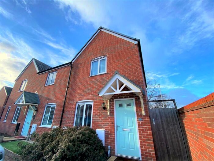 2 Bedroom House To Rent In Scholars Walk, Stourbridge, DY8