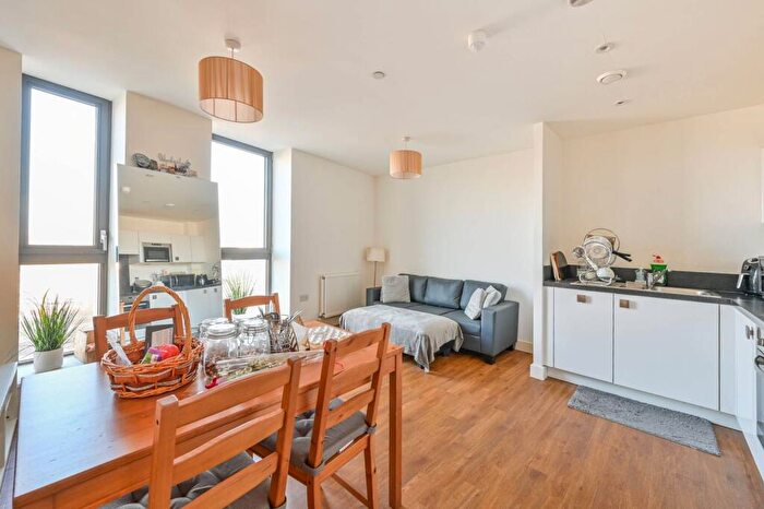 1 Bedroom Flat For Sale In Connaught Heights, Silvertown, London, E16