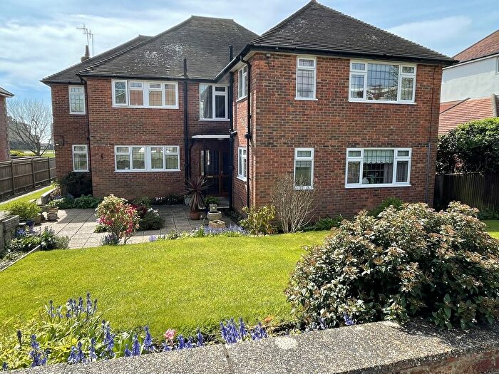2 Bedroom Flat For Sale In Cooden Drive, Bexhill On Sea, TN39