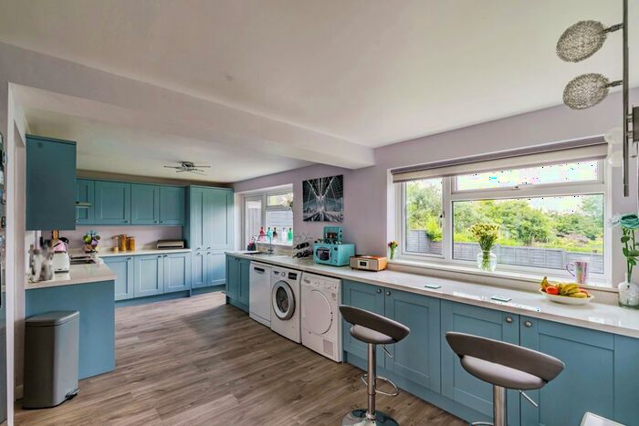 4 Bedroom Bungalow For Sale In Highfield Close, Midhurst, West Sussex, GU29