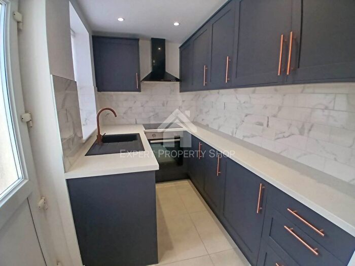 2 Bedroom Terraced House To Rent In Victoria Road, Worksop, S80