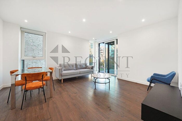 2 Bedroom Flat To Rent In Hartingtons Court, Coster Ave, N4