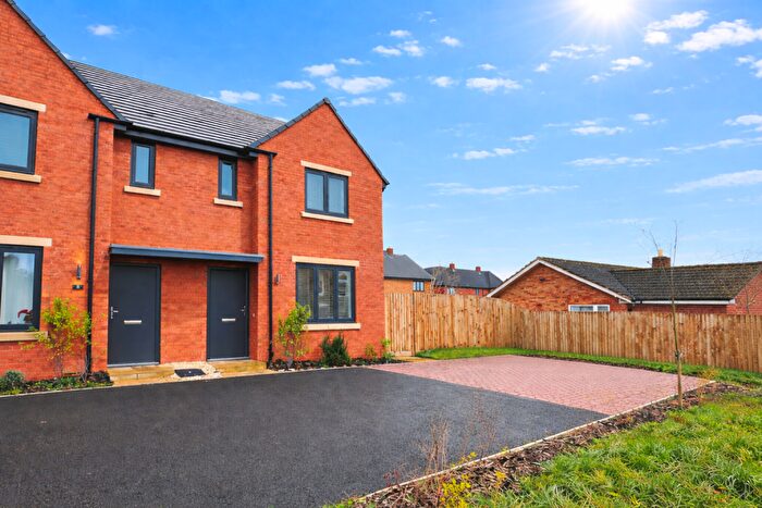 3 Bedroom Semi-Detached House For Sale In Bretforton Road, Badsey, WR11