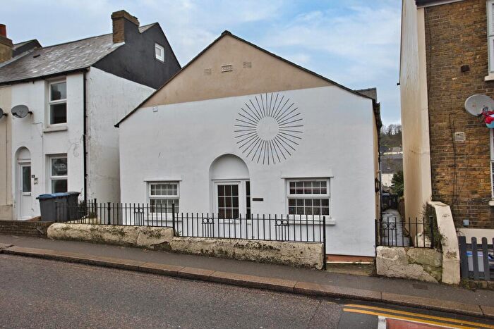 3 Bedroom End Of Terrace House For Sale In Chapel Cottages, Tower Street, Dover, CT17