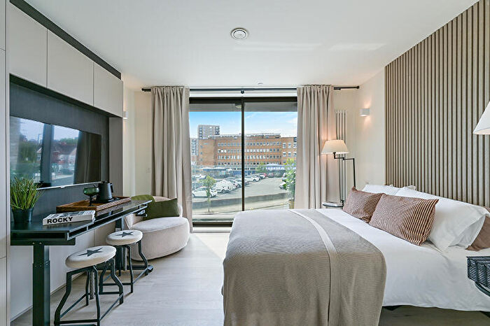 Studio To Rent In Greenhill Way, Harrow, HA1