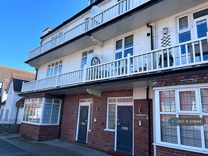 1 Bedroom Flat To Rent In Beresford Gardens, Cliftonville, Margate, CT9