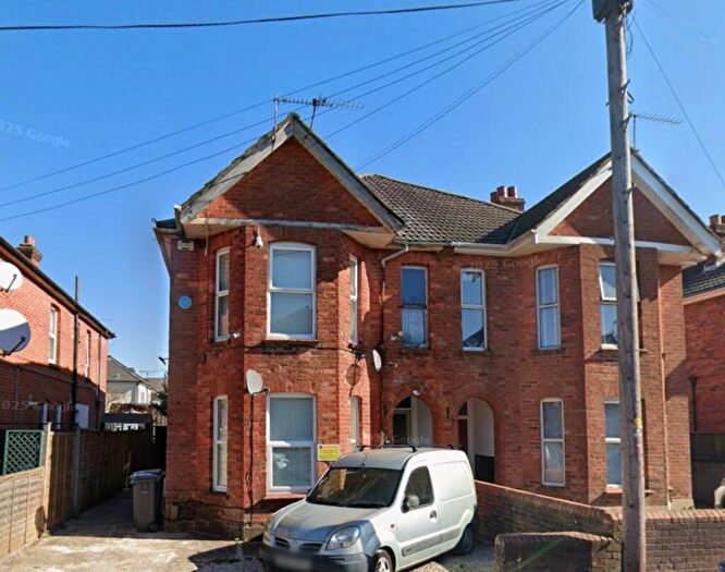 2 Bedroom Flat To Rent In Nortoft Road, Bournemouth, BH8