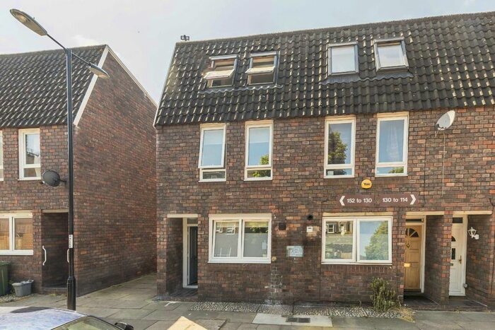 4 Bedroom Property To Rent In Gilmore Road, London, SE13