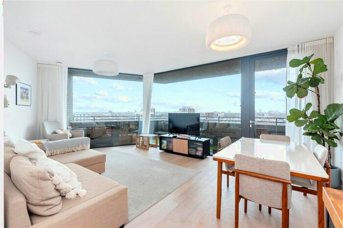 2 Bedroom Apartment To Rent In Penn Street, London, N1