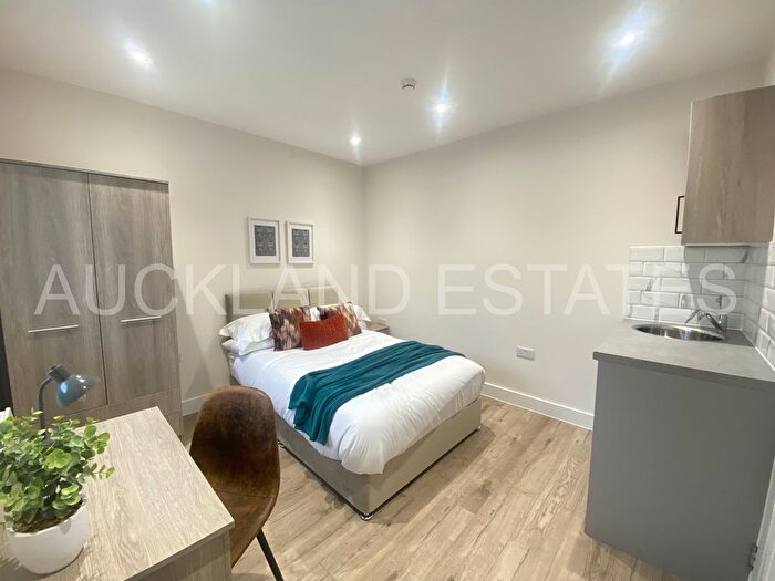 Studio To Rent In Oakmere Avenue, Potters Bar, EN6