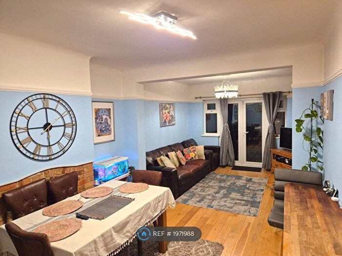 4 Bedroom Semi Detached House To Rent In Repton Road, Orpington, BR6