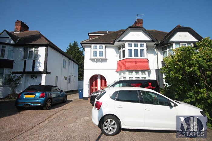 Studio To Rent In Watford Way, Mill Hill, NW7