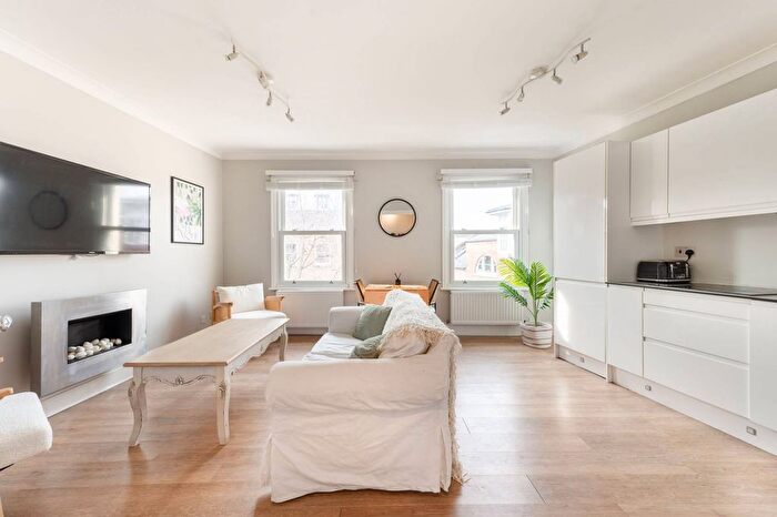 2 Bedroom Flat To Rent In Hofland Road, Brook Green, London, W14