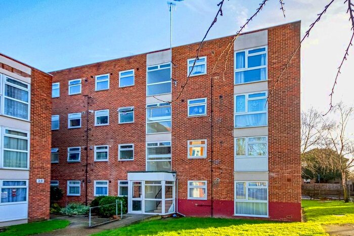 2 Bedroom Flat To Rent In Azalea Close, London, W7