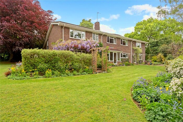 5 Bedroom Detached House For Sale In Upper Anstey Lane, Alton, Hampshire, GU34