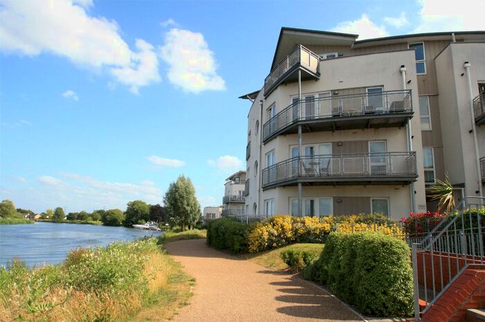 2 Bedroom Flat To Rent In Chertsey House, Bridge Wharf, Chertsey, Surrey, KT16