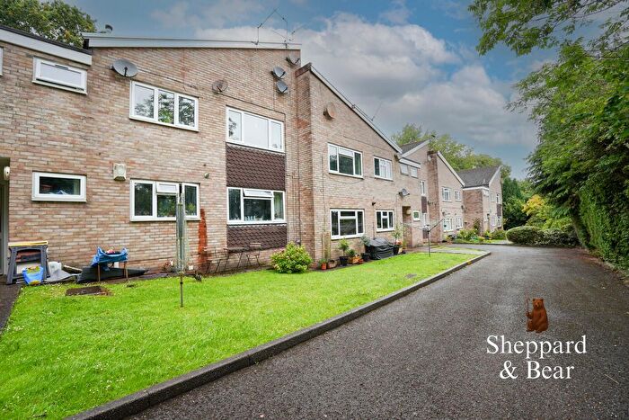 2 Bedroom Flat For Sale In Forest Oak Close, Cardiff, CF23