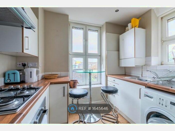 1 Bedroom Flat To Rent In Bradfield House, London, SW8