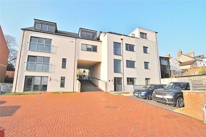 2 Bedroom Flat For Sale In Westward Road, Stroud, Gloucestershire, GL5